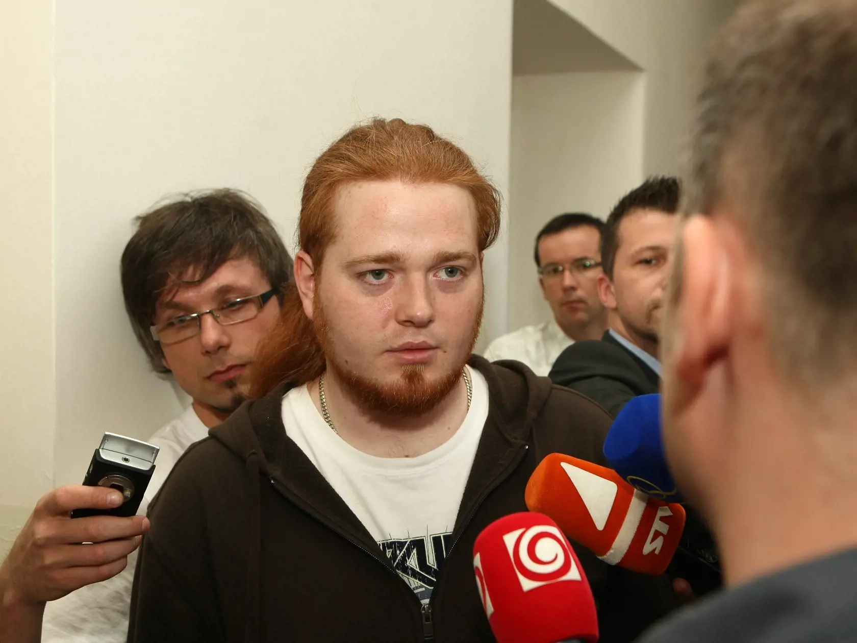 Kauza - Daniel Tupy
vypocuvanie hlavneho svedka
21.04.2004 Bratislava
foto: Matej Kalina
pôvodný súbor:IMG_foto_MATEJ KALINA_49150.JPG