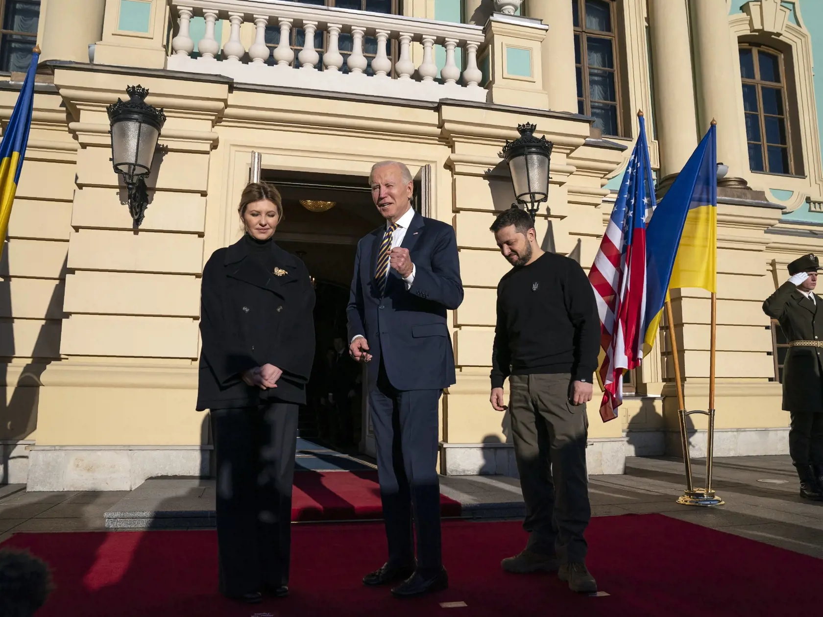 Americký prezident Joe Biden dorazil nečakane do Kyjeva