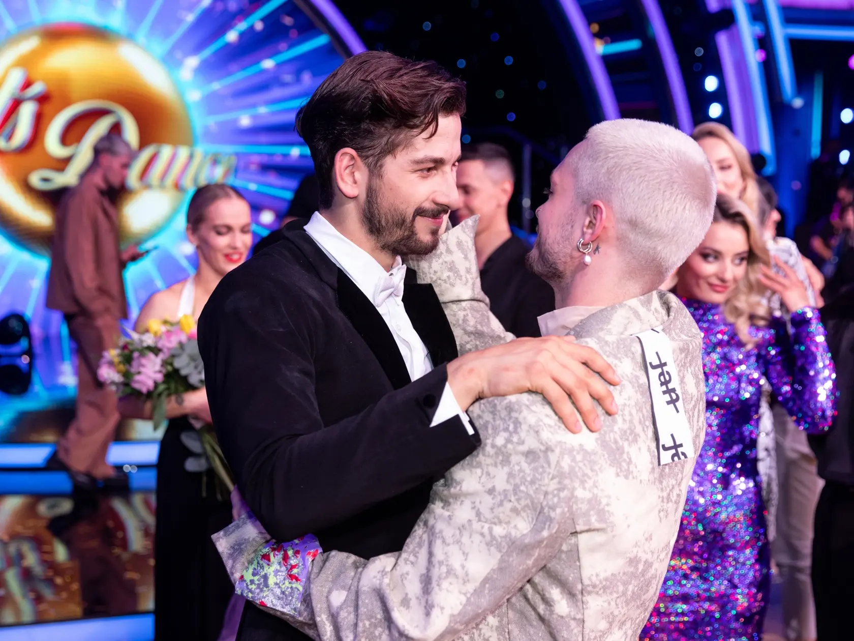 Takto Matyáš Adamec gratuloval víťazovi Let's Dance Jakubovi Jablonskému.