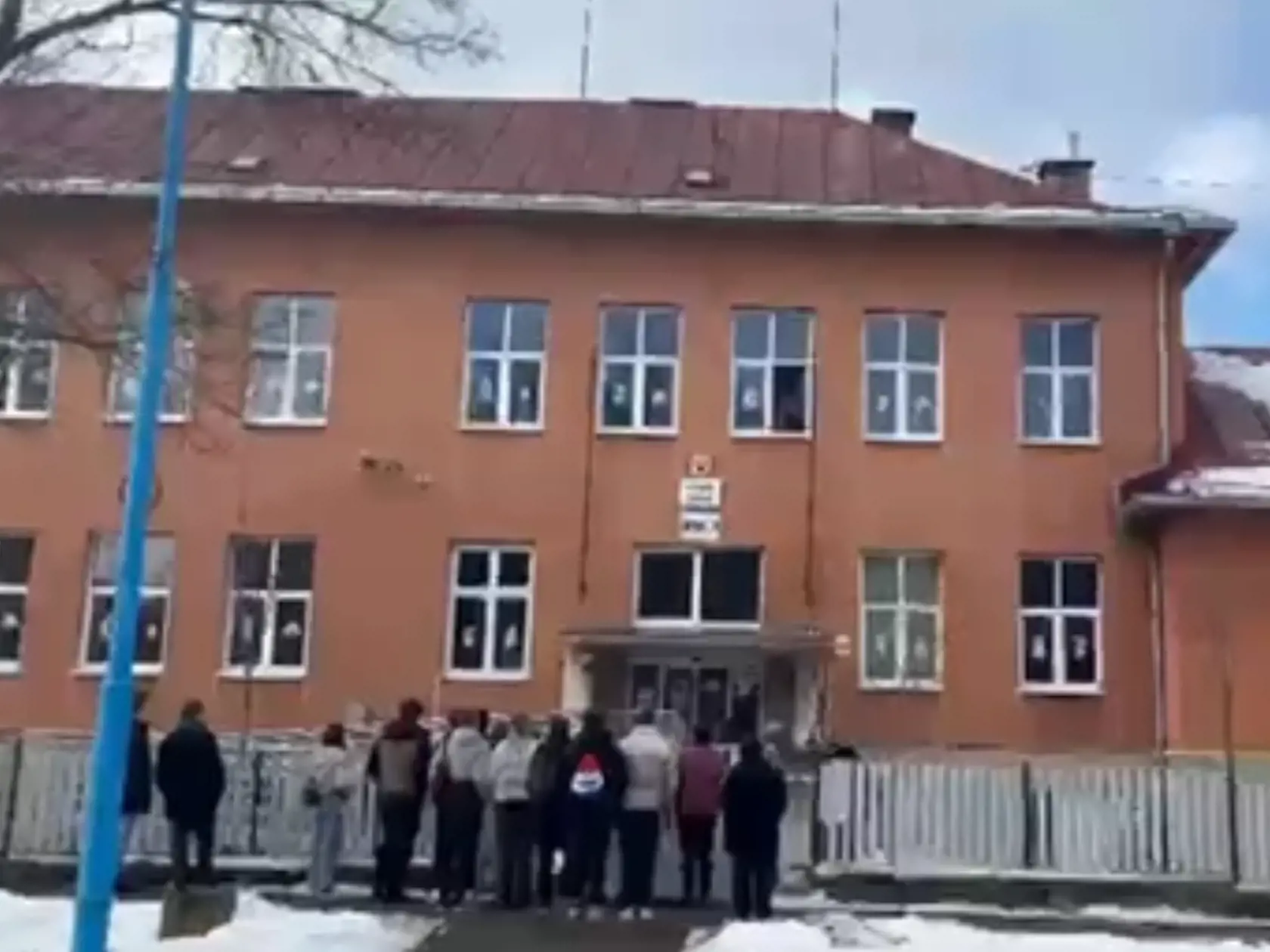 Mladí ľudia sa stali očitými svedkami brutálnej dvojnásobnej vraždy.