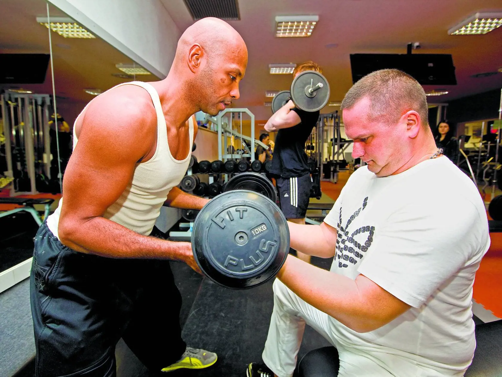 Cvik na bicepsy: Cvičte 2 série po 20 opakovaní.