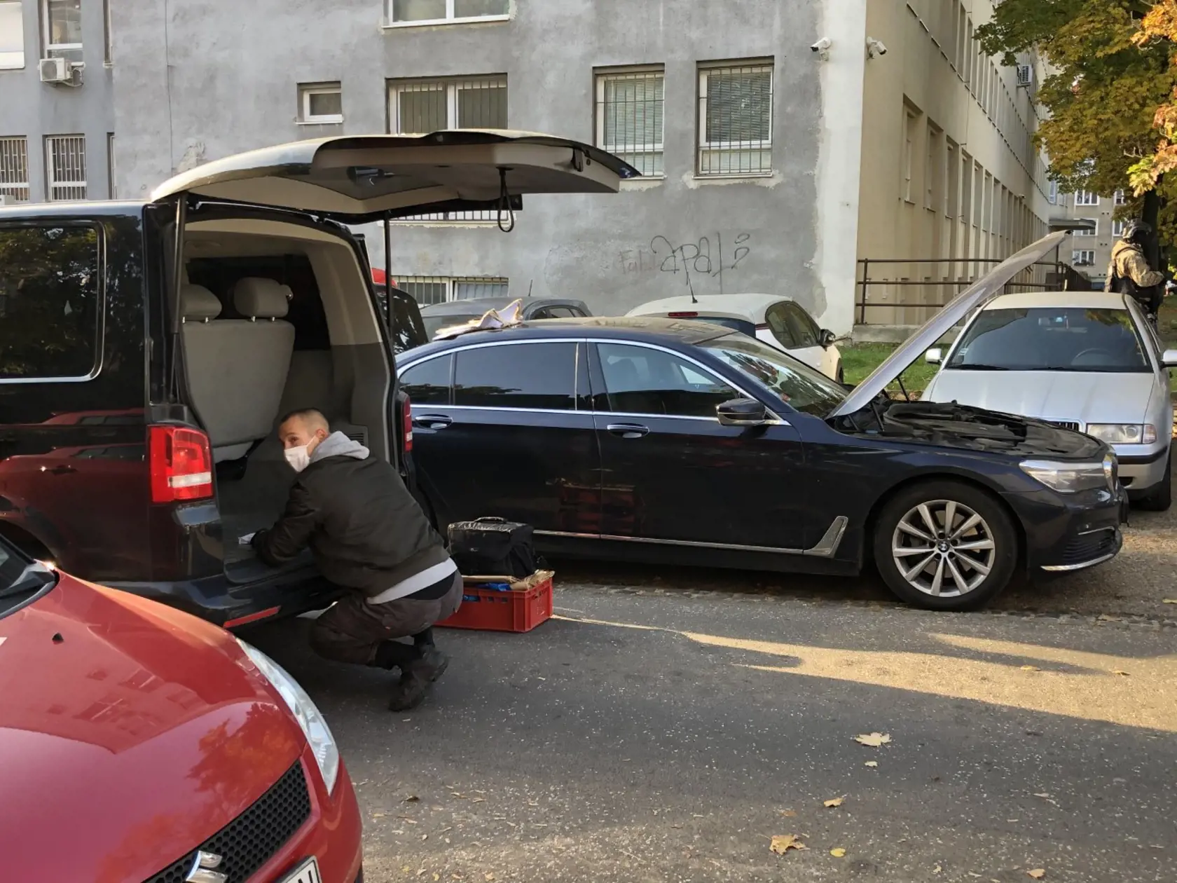 NAKA zadržala špeciálneho prokurátora Dušana Kováčika. Popri tom prehľadala aj jeho služobné auto.