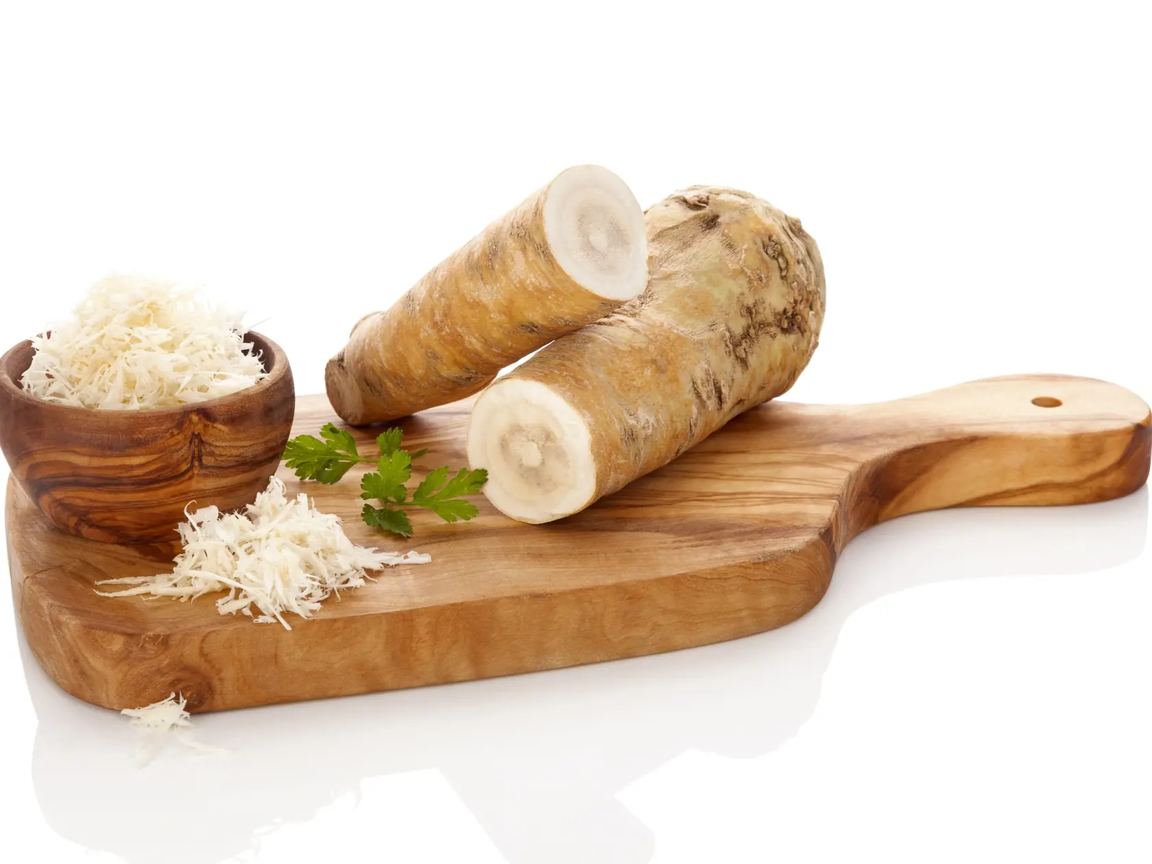 Fresh,And,Grated,Horseradish,In,Wooden,Bowl,With,Parsley,On