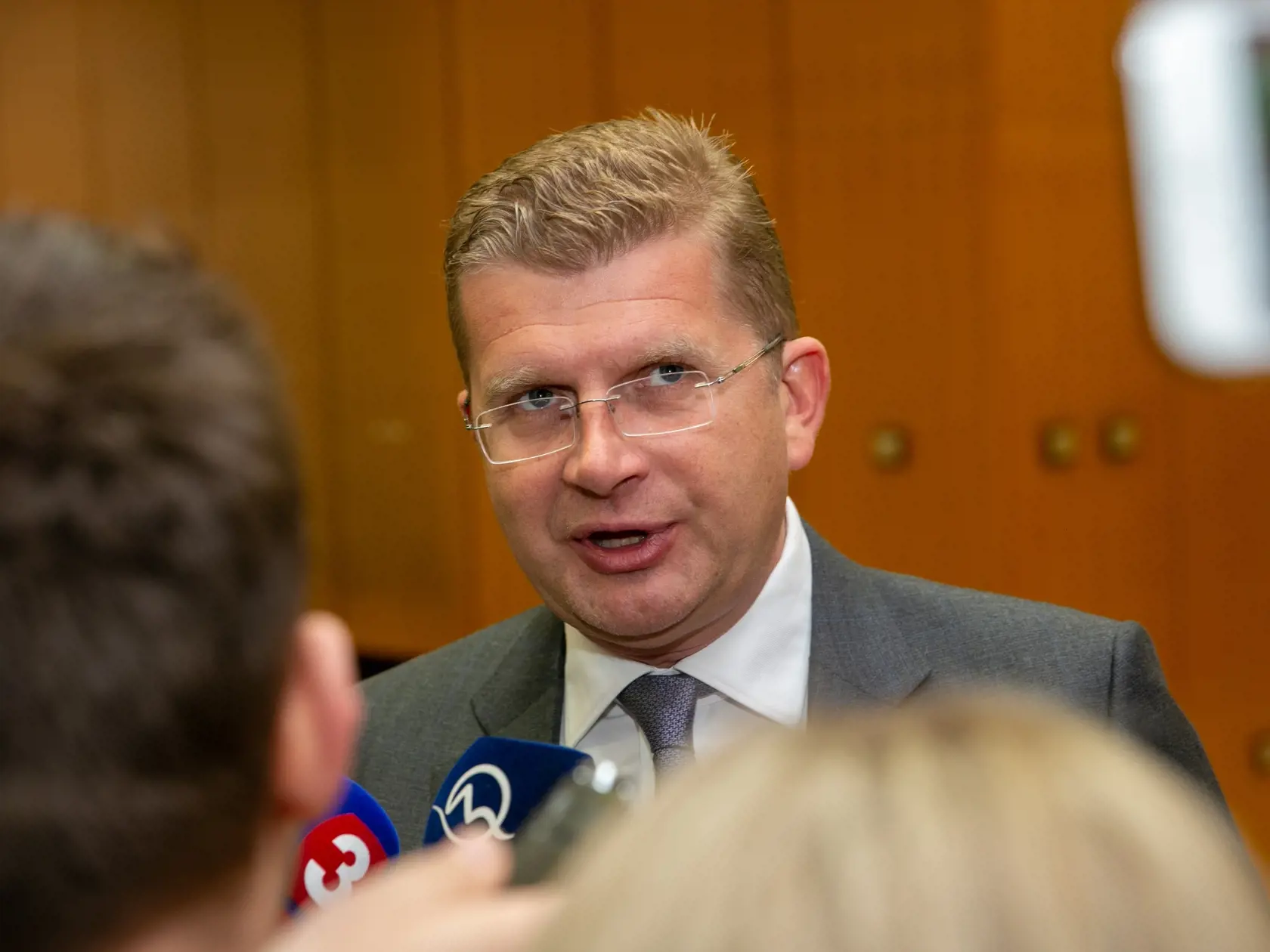 Na snímke Peter Žiga v čase kedy bol ministrom.