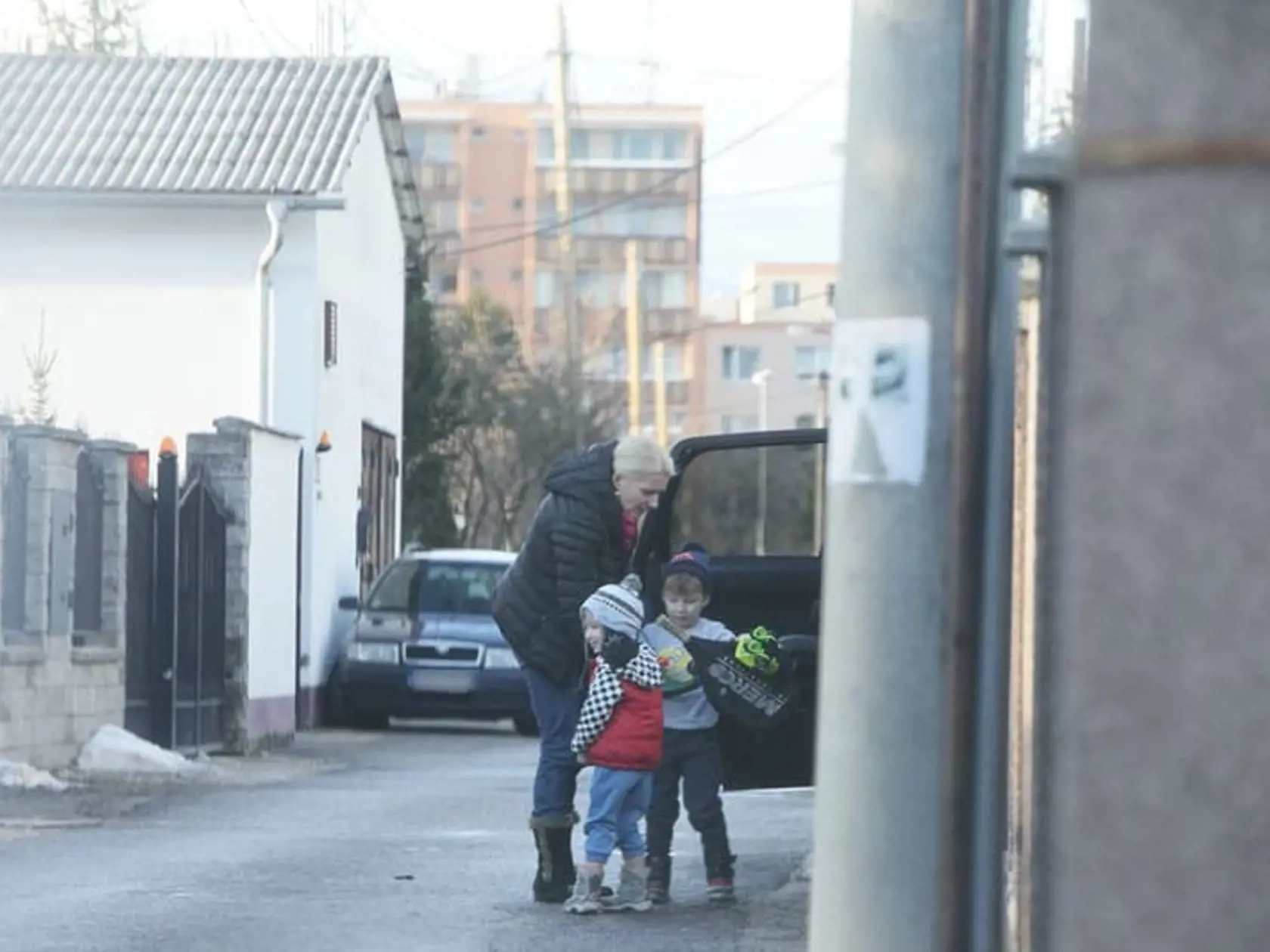Moderátorka ráno najprv zaviezla deti do škôlky...