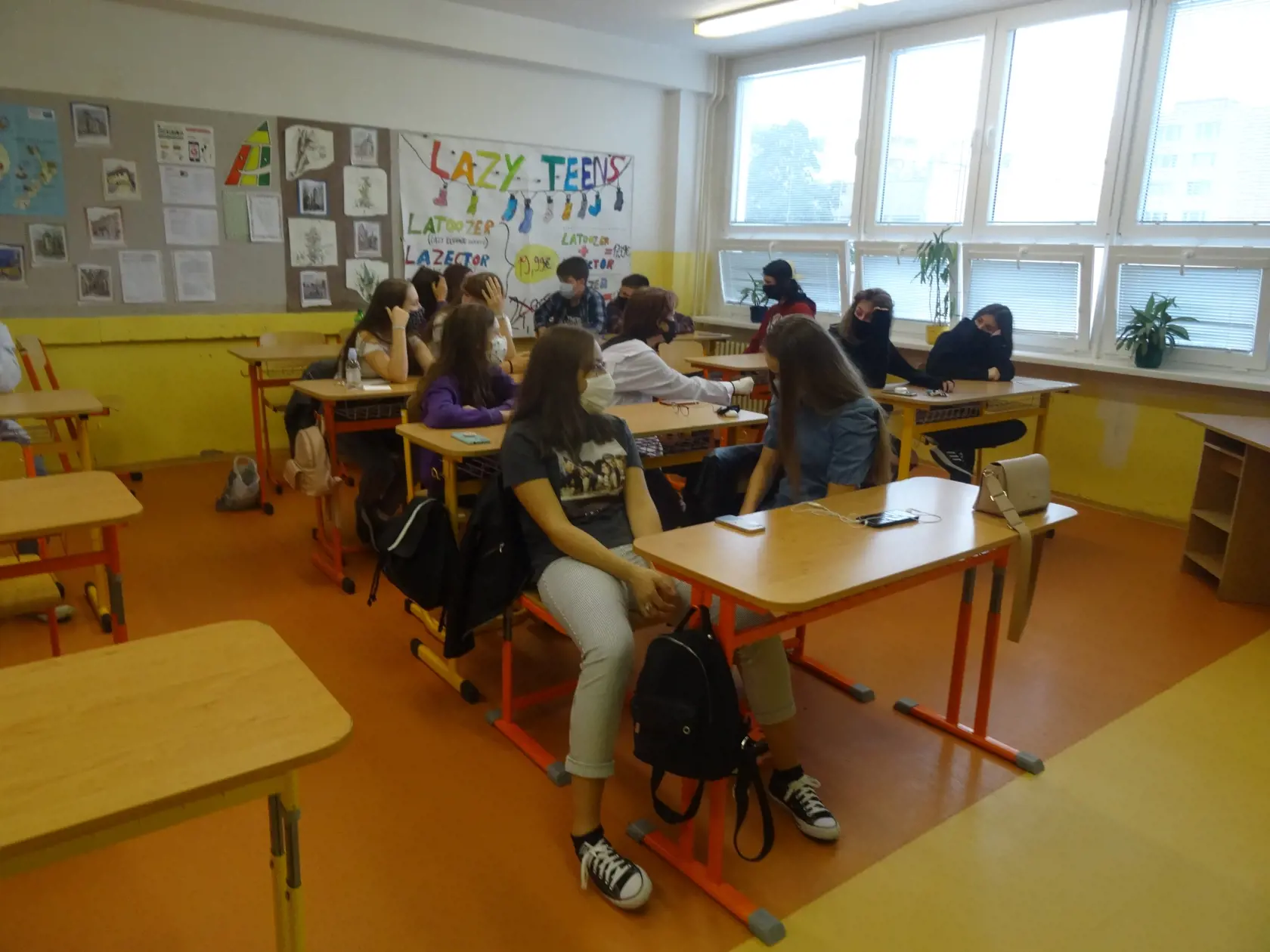 Na pohode rodičov asi nepridá stanovisko samospráv. Tie sú presvedčené, že testovanie musí byť povinné, aby malo nejaký zmysel.