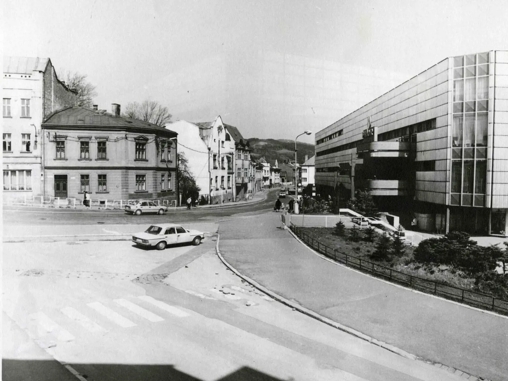 Rok 1980: Ulica Kálov. Je to smer od Hurbanovej ulici. 