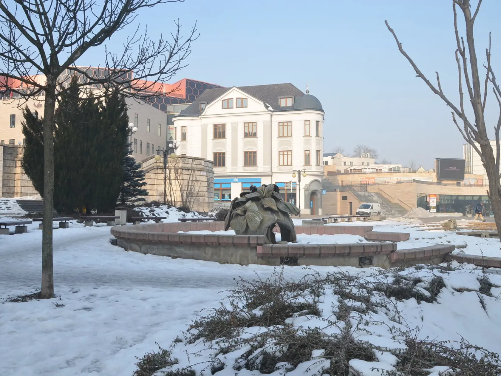 Rok 2017: Dnes je fontána vymenená.