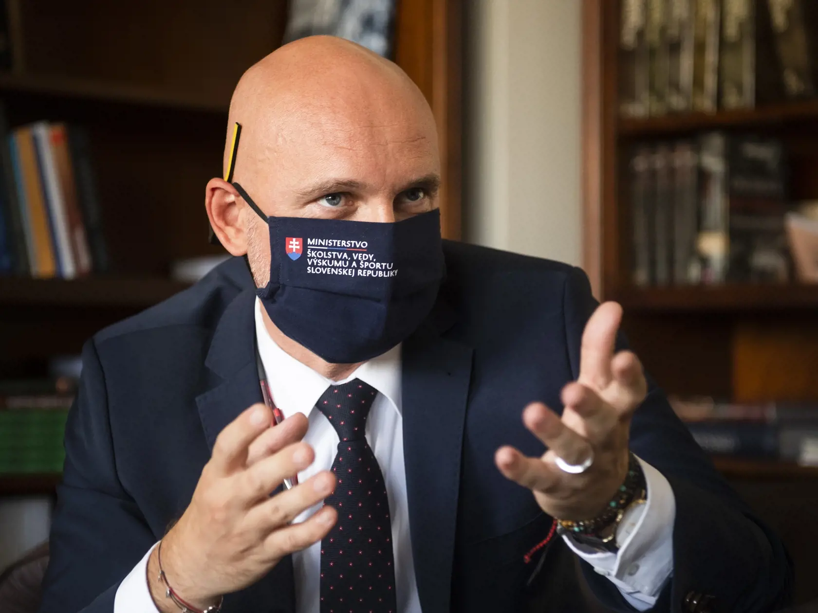 Na snímke minister školstva, vedy, výskumu a športu (MŠVVaŠ) SR Branislav Gröhling (SaS) počas rozhovoru pre TASR v Bratislave 31. augusta 2020. FOTO TASR - Jaroslav Novák
