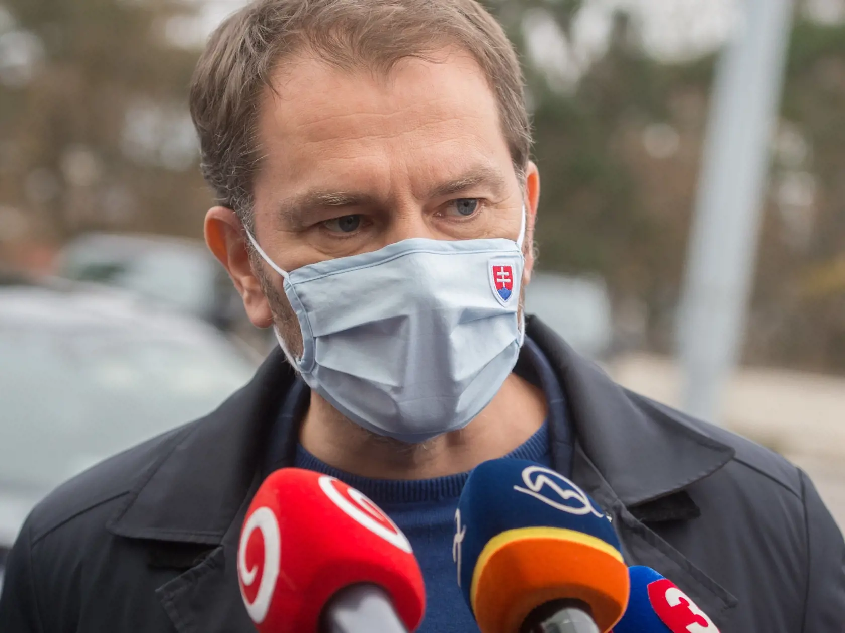 Matovič oprášil svoj nápad s komunitným testovaním, ktorý prvý raz predstavil pred dvoma týždňami. „Keď chce škola privítať deti vo svojich priestoroch, tak bude musieť zabezpečiť pravidelné pretestovanie svojich žiakov aj ich rodičov,“ informoval Matovič.