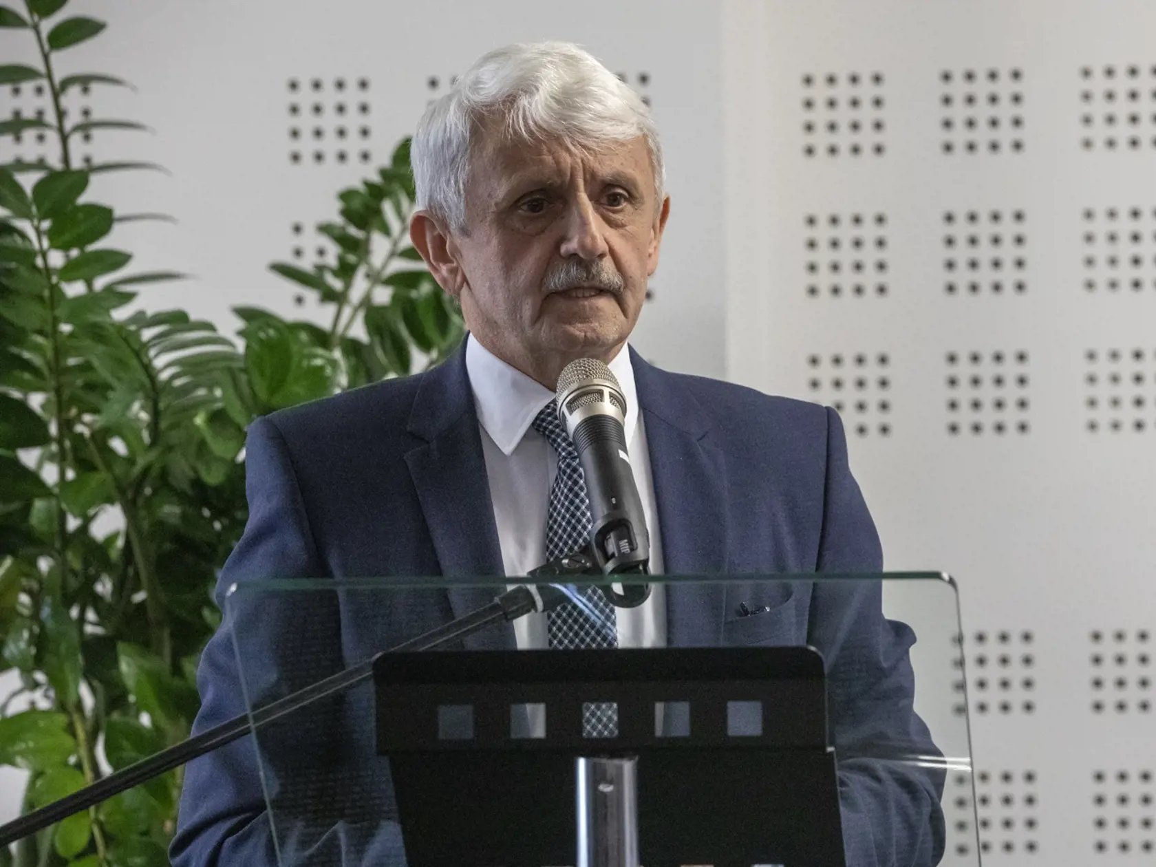 Mikuláš Dzurinda sa rozhodol vrátiť do politiky.