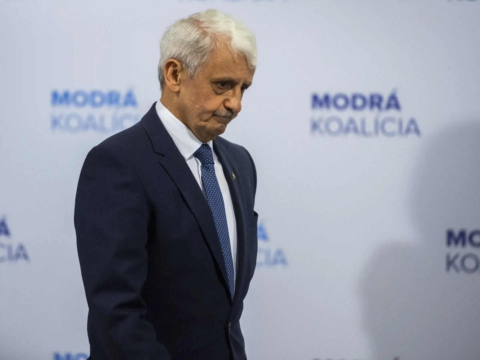 Mikuláš Dzurinda sa zatiaľ nie práve najúspešnejšie snaží vrátiť do politiky. Najskôr mu nevyšiel projekt Modrá koalícia a teraz zakladá stranu Modrí - Európske Slovensko.