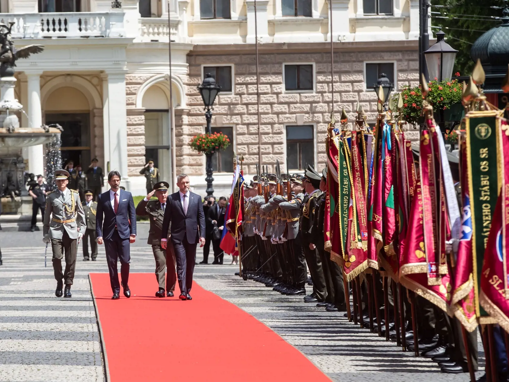 Inaugurácia Petra Pellegriniho, prehliadka jednotiek Ozbrojených síl SR. Na snímke je Peter Pellegrini a Robert Kaliňák.