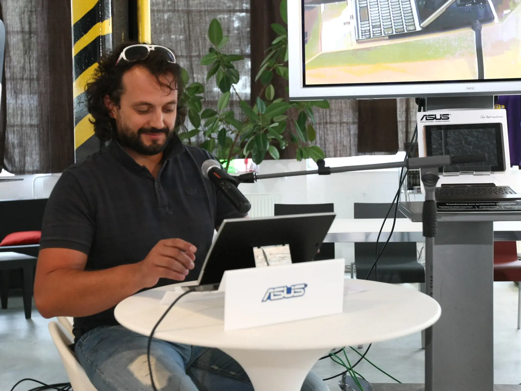 Mareina Cekovksy predstavoval novi tablet od ASUS