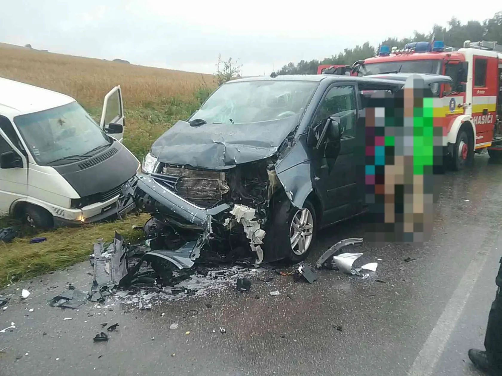 Nehodu neprežili 4 deti a jeden dospelý človek