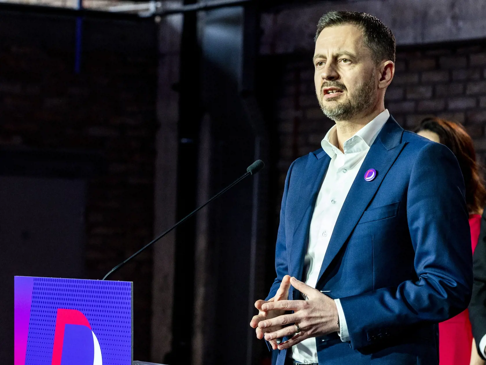 Tlačová konferencia Eduarda Hegera. 