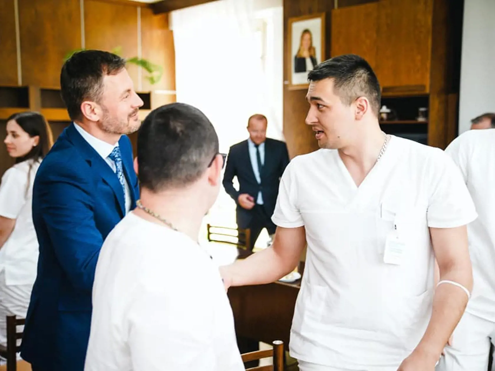 Premiér Heger sa v Bardejove stretol s lekármi a zdravotnými sestrami z Ukrajiny, ktorí už pôsobia v tamojšej nemocnici.