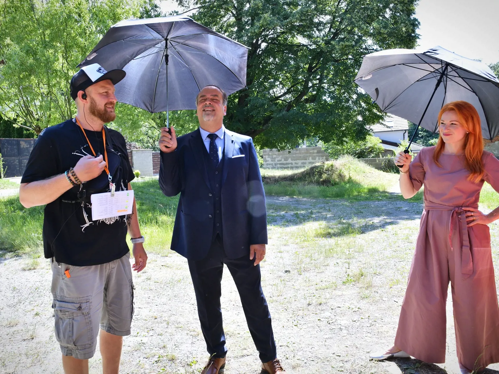 Sväťo má na Helenu upokojujúci vplyv. Pochvaľuje si ho ako hereckého partnera.
