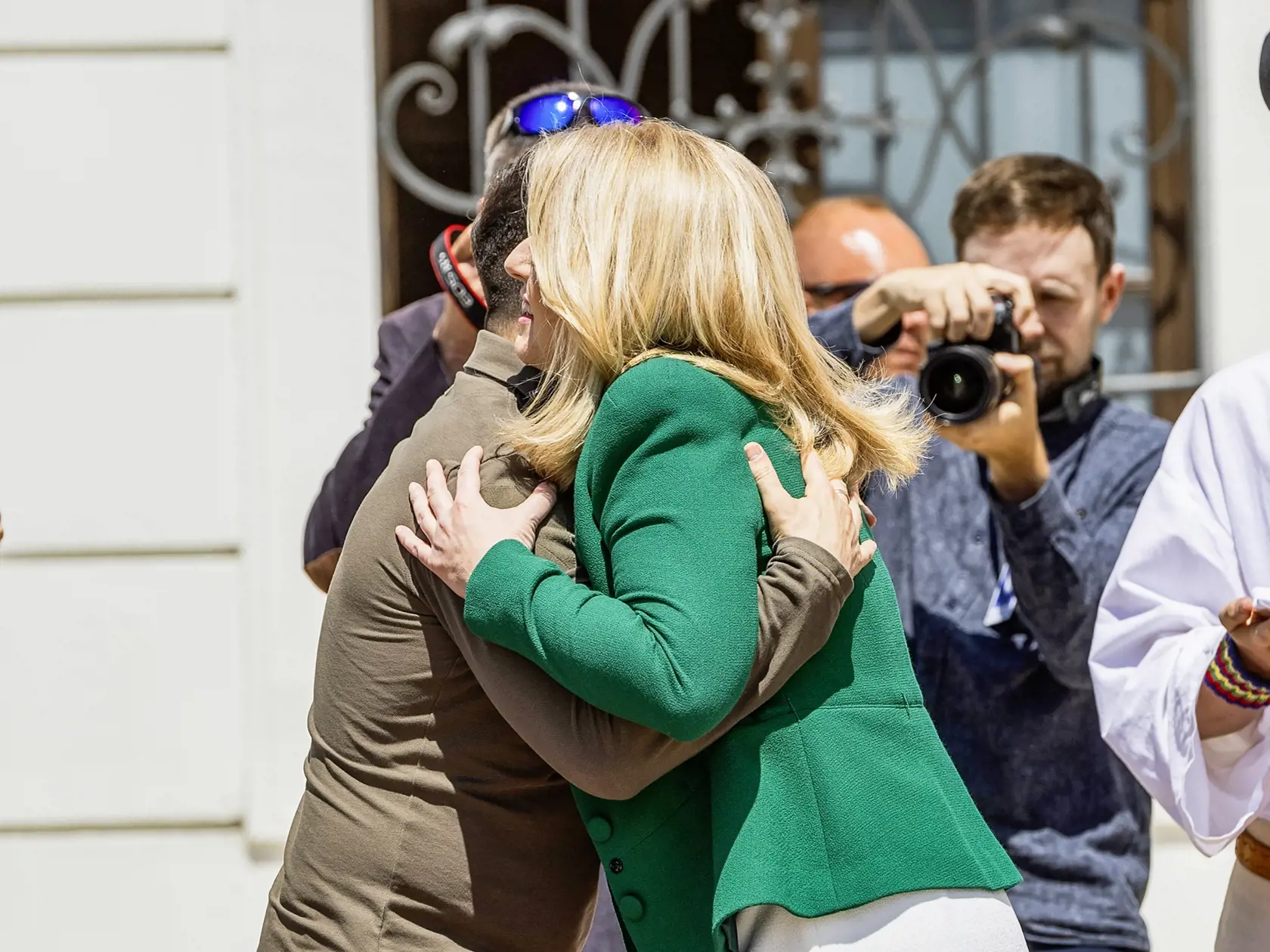 Zelenskyj sa stretol s kolegyňou Zuzanou Čaputovu, ktorú srdečne vystískal,