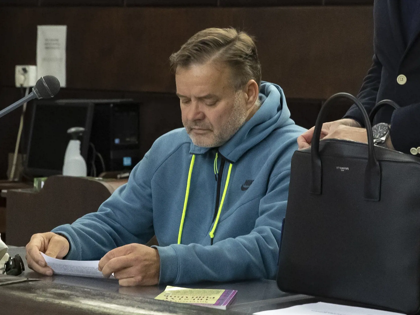 Dušan Dědeček, ktorých spôsobil dopravnou nehodou na Zochovej ulici v Bratislave smrť 5 ľudí sa opätovne postavil pred súd.
