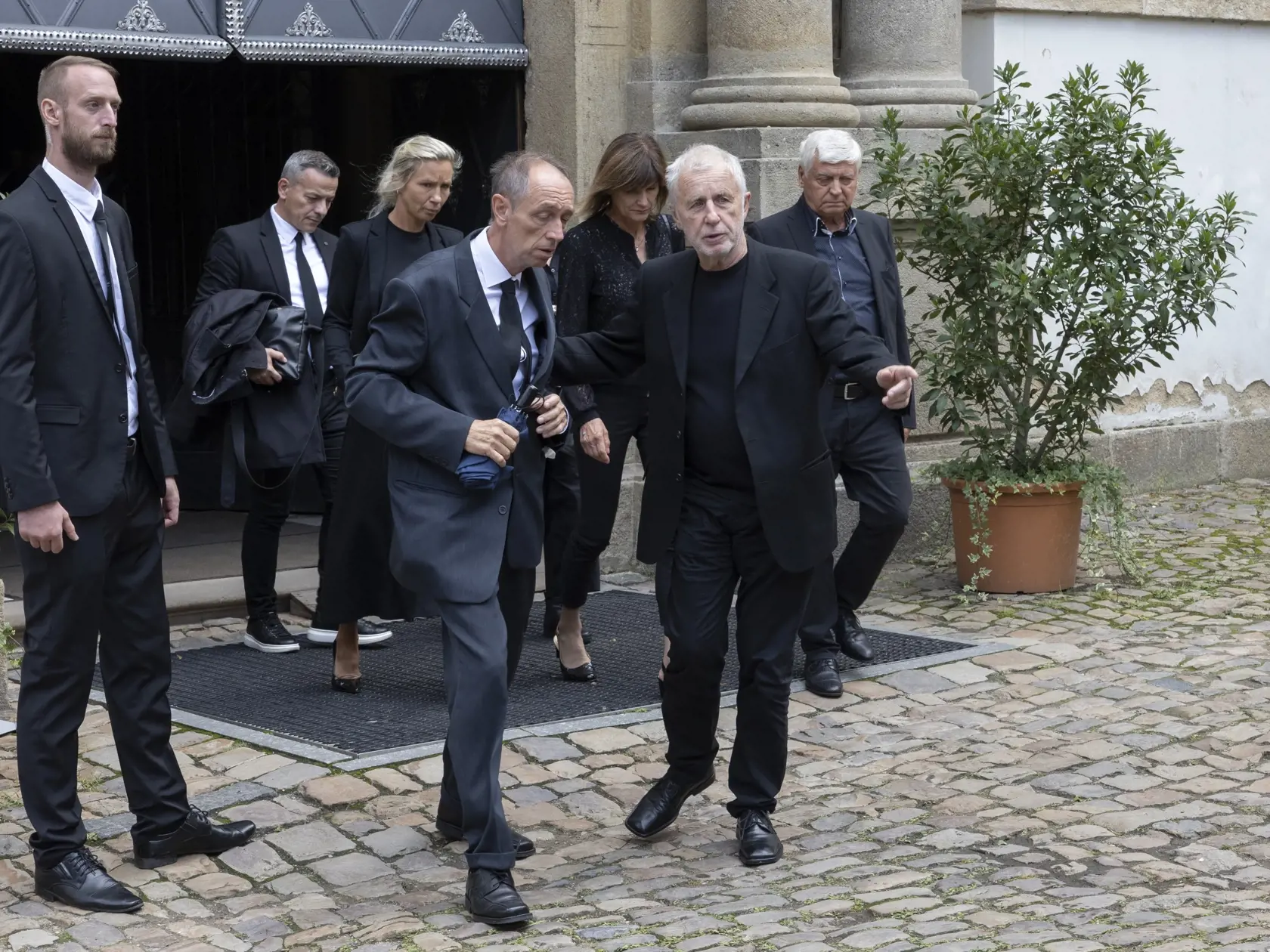Posledná rozlúčka s hudobníkom a skladateľom Vašom Patejdlom, ktorý vo veku 68 rokov podľahol rakovine pankreasu.
