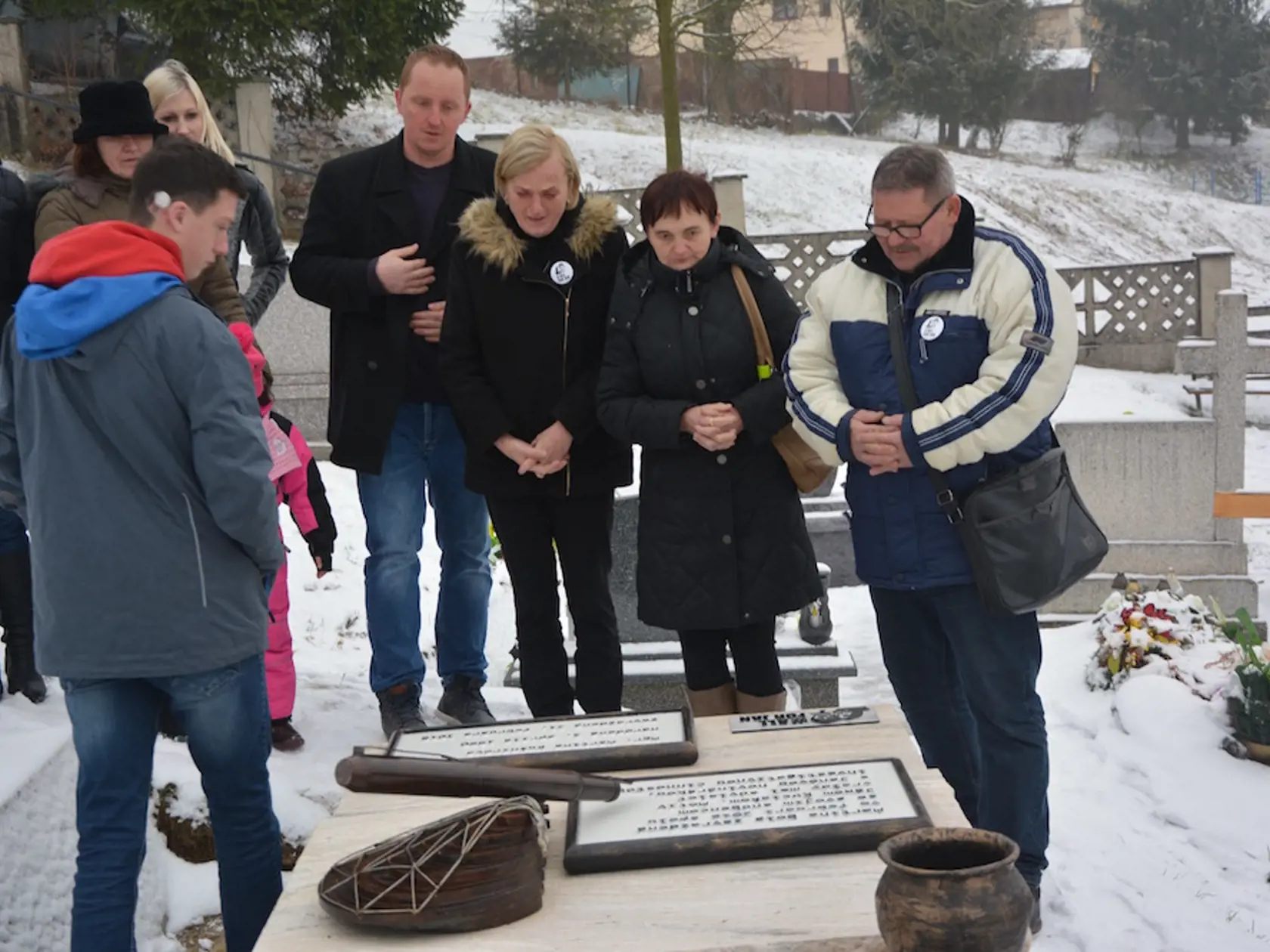 Rodičia zavraždených snúbencov Jána Kuciaka a Martiny Kušnírovej - Jozef a Mária Kuciakovci a Zlatica Kušnírová v sobotu dopoludnia odhalili Jankov pomník v jeho rodnom Štiavniku a popoludní Martinin v rodných Gregorovciach. 