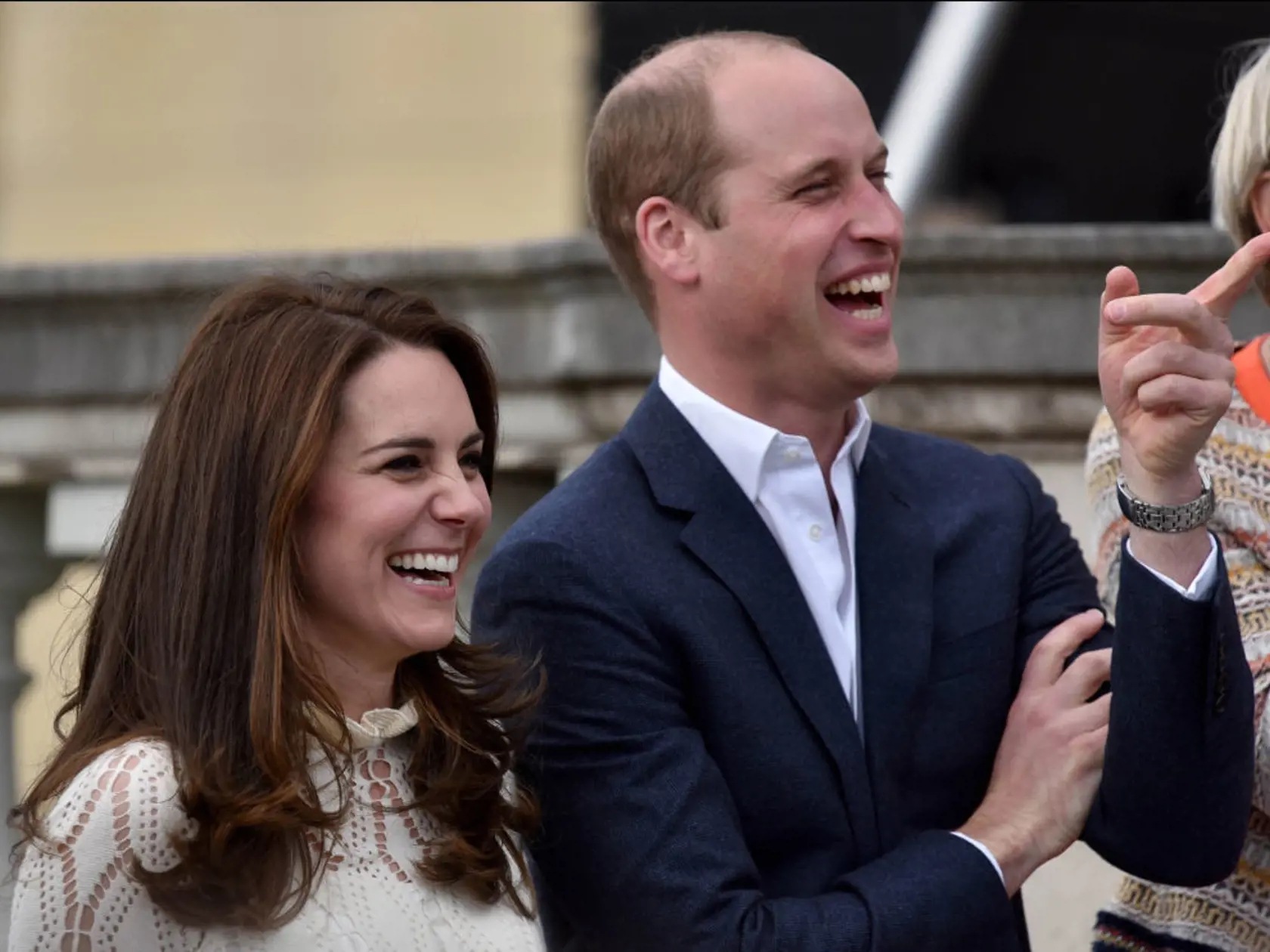 LONDON, UNITED KINGDOM - MAY 13: Catherine, Duchess of Cambridge and Prince William, Duke of Cambridge laugh as they host a tea party in the grounds of Buckingham Palace to honour the children of those who have died serving in the armed forces on May 13, 2017 in London, England. (Photo by Andrew Parsons - WPA Pool/Getty Images)
