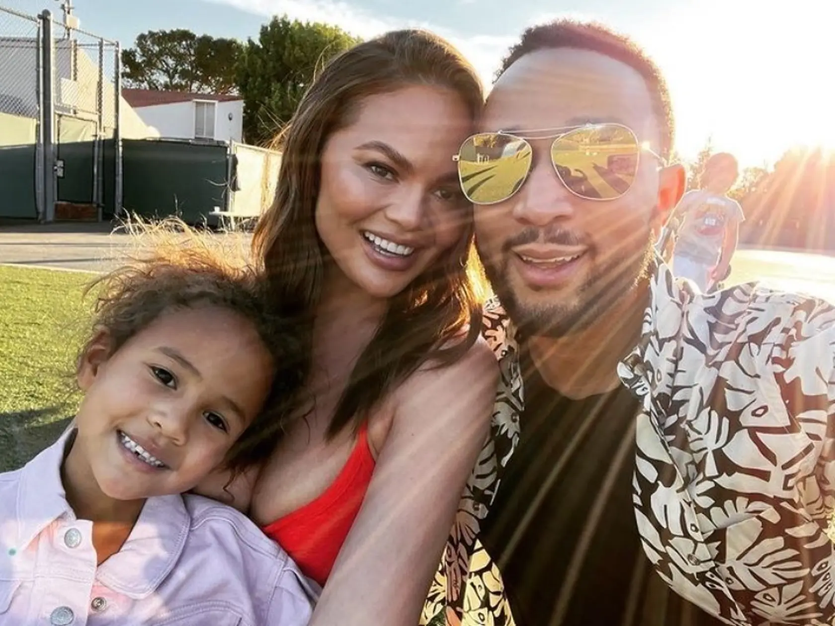 Chrissy Teigen s manželom a dcérkou