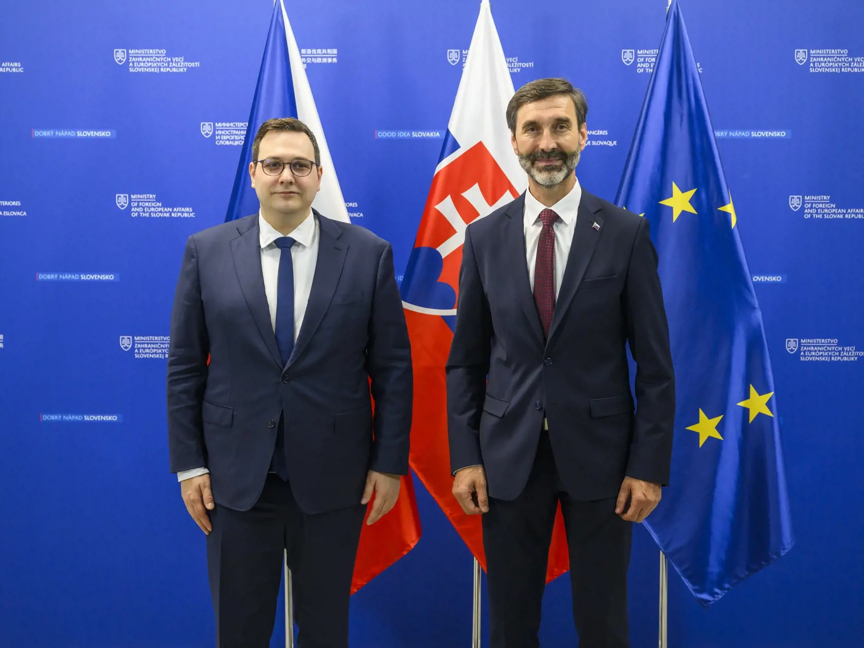 Na snímke zľava minister zahraničných vecí Českej republiky Jan Lipavský a minister zahraničných vecí a európskych záležitostí SR Juraj Blanár (Smer-SD) počas privítania na Ministerstve zahraničných vecí a európskych záležitostí v Bratislave 18. júna 2024. FOTO TASR - Jaroslav Novák