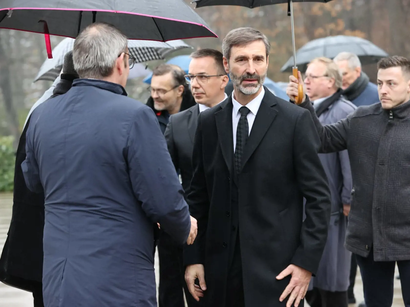 S Dušanom Čaplovičom sa prišli rozlúčiť politické špičky.