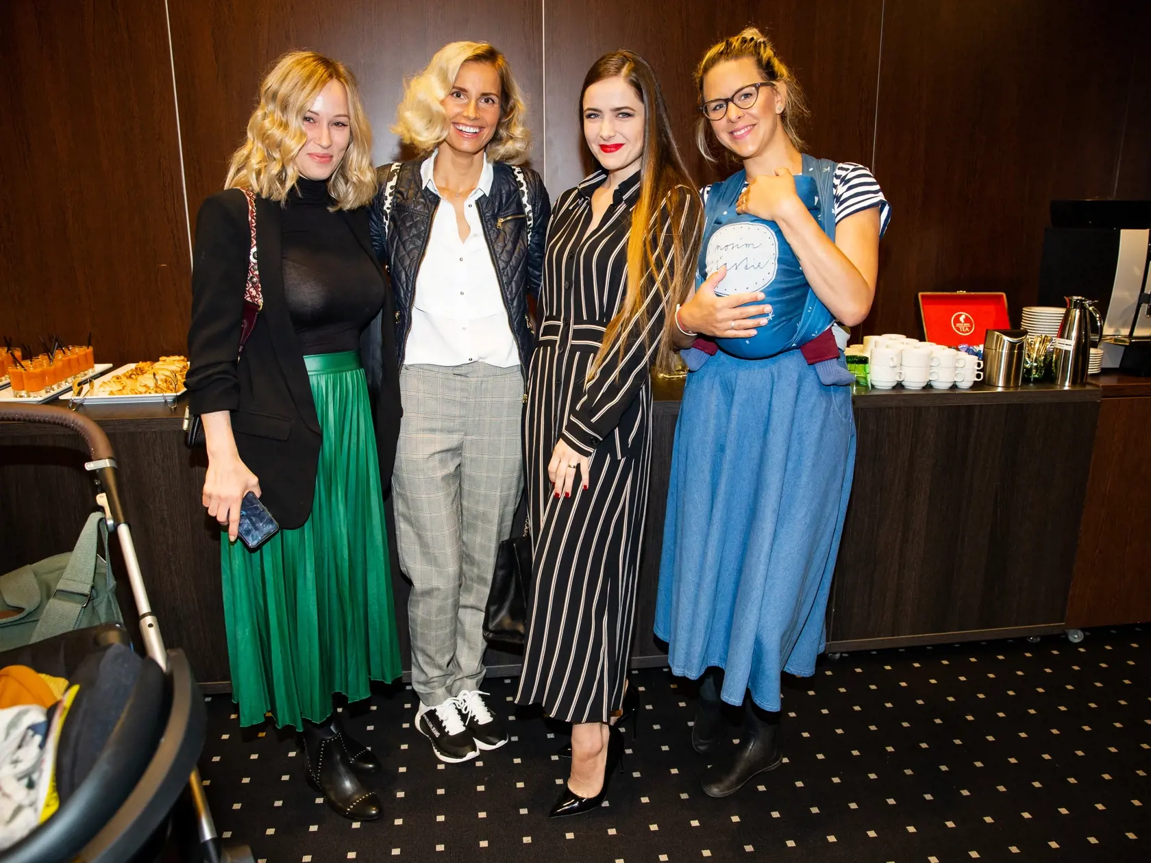Tlačová konferencia zameraná na bezpečnosť detí na internete v jednom z bratislavských hotelov. Na snímke Katarína Jakeš, Diana Hágerová, Natália Hatalová a Kristína Tormová.