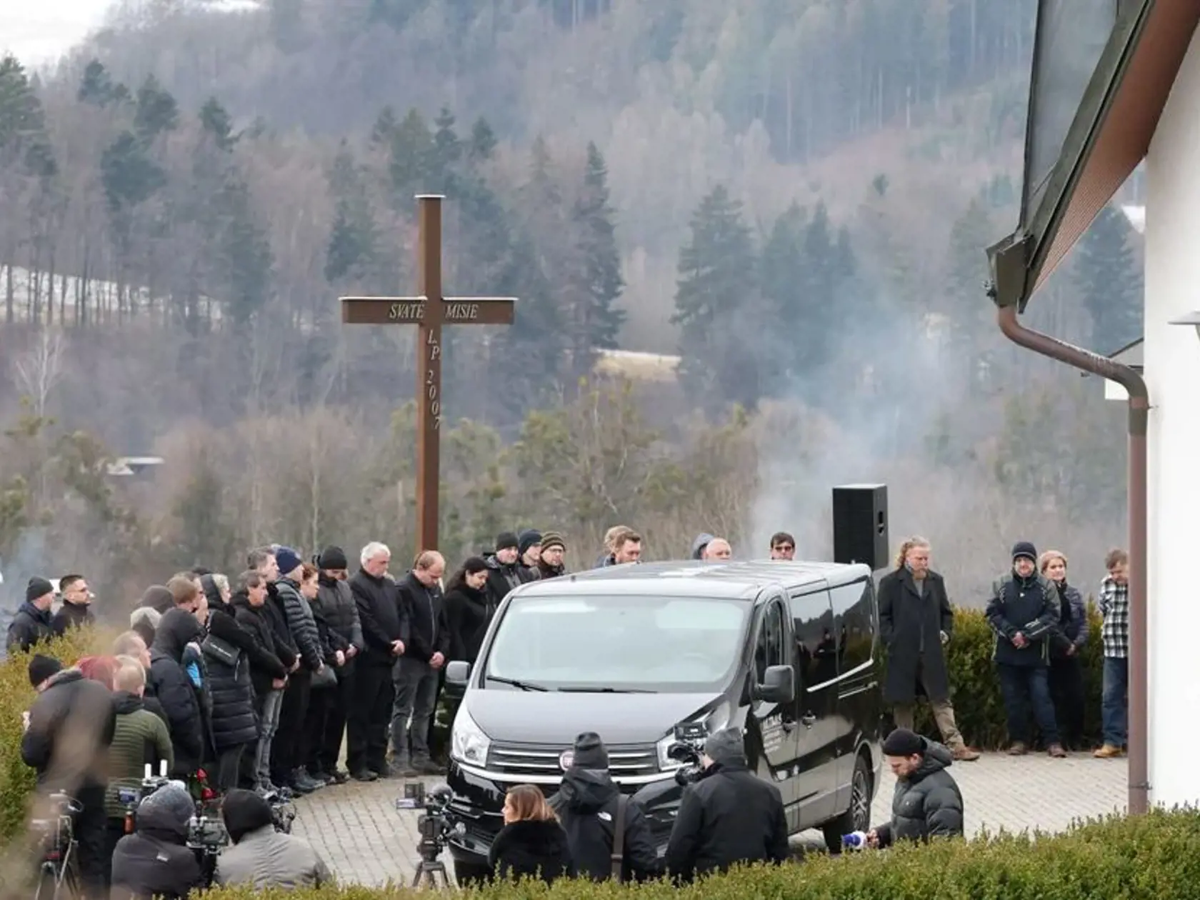 Posledná rozlúčka so speváčkou Helenou Zeťovou, ktorá náhle zomrela vo veku 44 rokov.