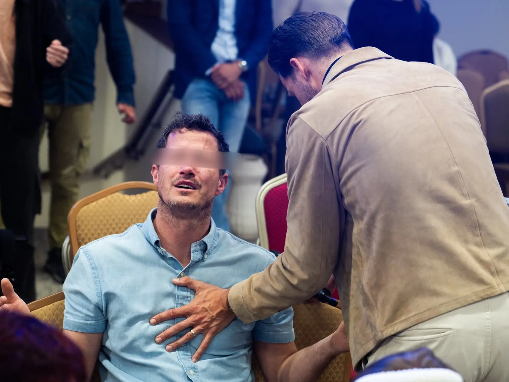 Pastor dotykom odovzdával ľuďom božiu silu.