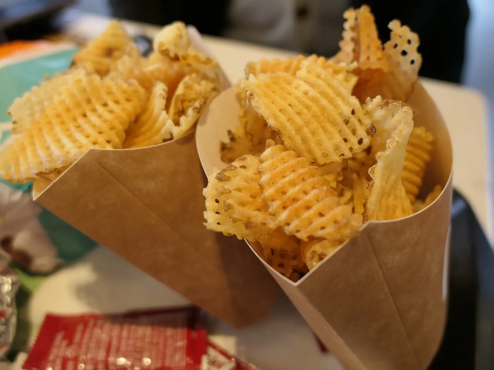 Nachádzajú sa aj v obaloch od fastfoodov.