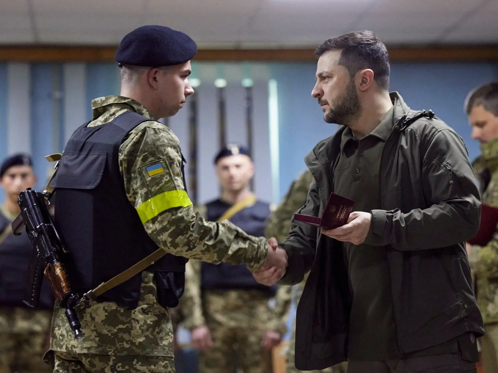 Volodymyr Zelenskyj vycestoval 29. mája 2022 na prvú cestu mimo Kyjevskej oblasti od začatia vojny na Ukrajine. Navštívil vojakov v Charkovskej oblasti.