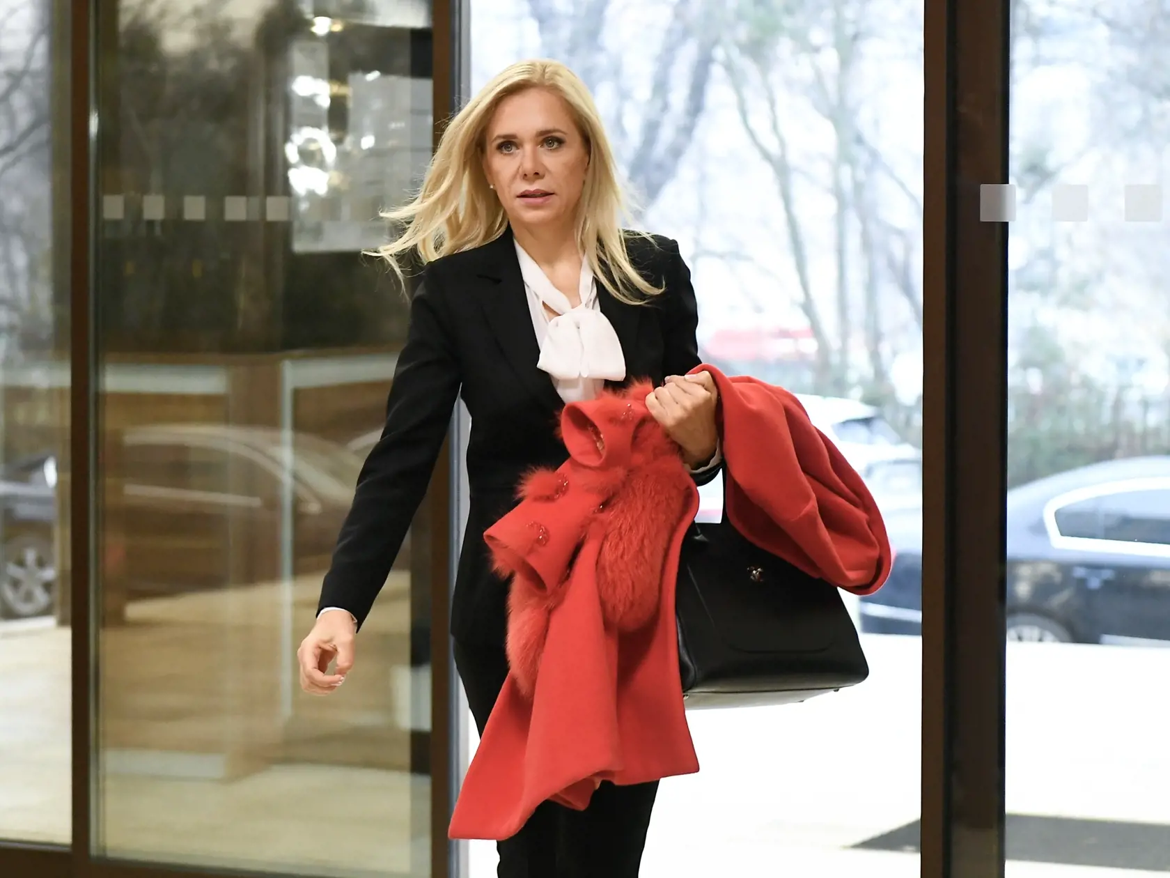Na snímke podpredsedníčka vlády a ministerka hospodárstva SR  Denisa Saková (Hlas-SD) prichádza na 10. rokovanie vlády v Bratislave v stredu 20. decembra 2023. FOTO TASR - Pavel Neubauer