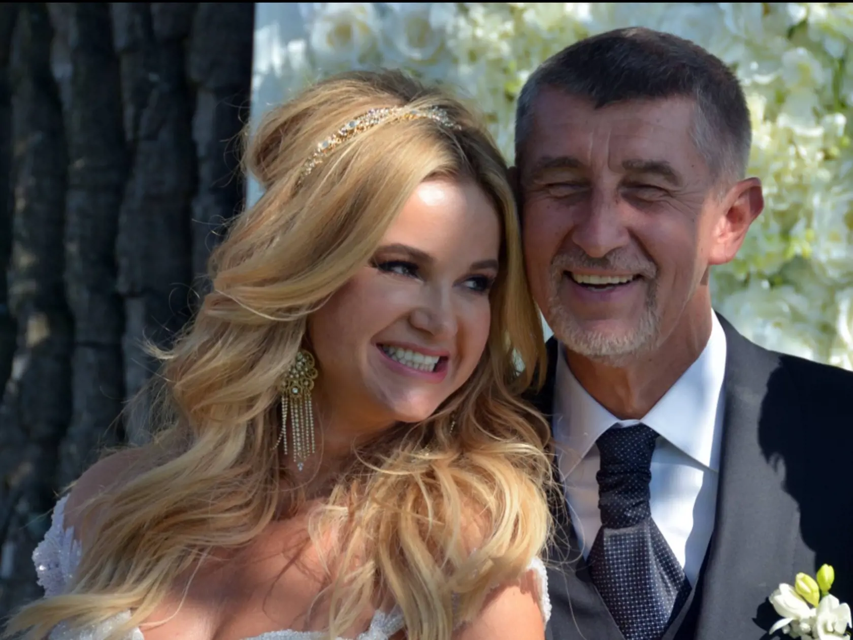Mladomanželia Monika a Andrej Babišovci.