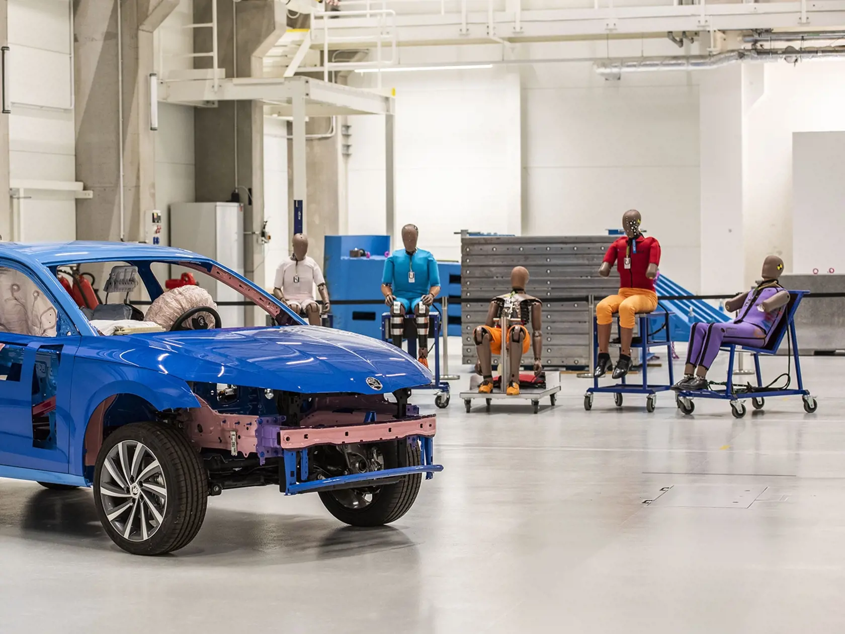 Testovacie figuríny pre nárazové testy automobilov majú skutočne ťažký život.