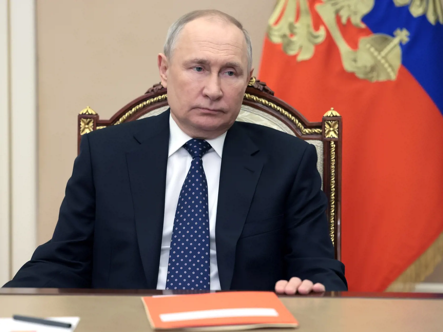 Ruský prezident Vladimir Putin predsedá zasadnutiu Bezpečnostnej rady prostredníctvom videokonferencie v jeho rezidencii Novo-Ogarjovo pri Moskve 3. marca 2023.
