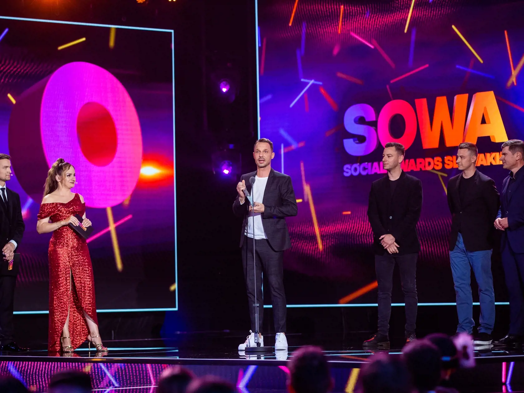 Galavečer Social Awards Slovakia "SOWA" v Bratislave. Na snímke Zuzana Kubovčíková Šebová, Martin "Pyco" Rausch a Viktor Vincze.