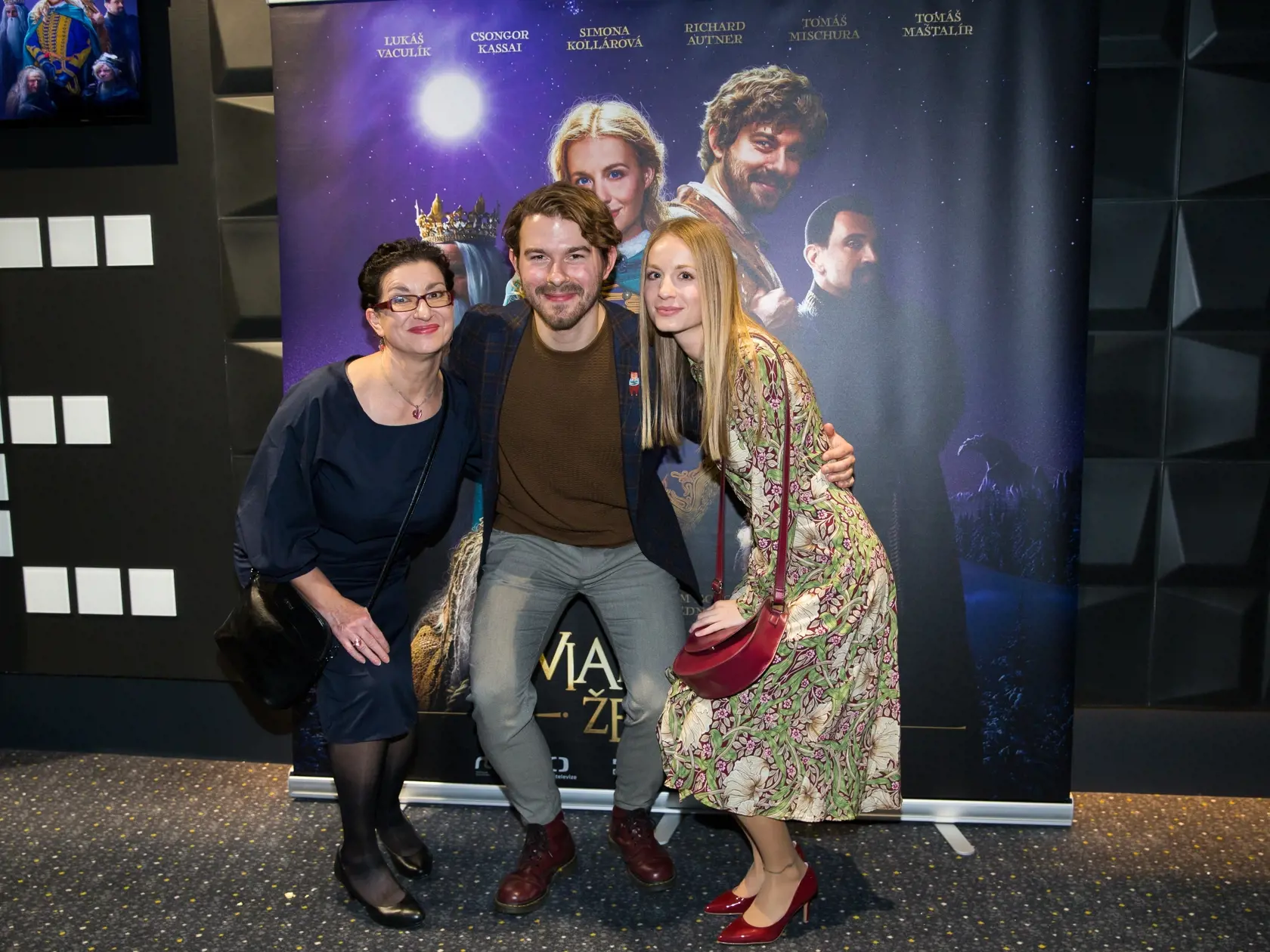 Premiéra filmu "Vianočné želania" v jednom z bratislavských kinosál. Na snímke Judita Hansman, Richard Autner a Simona Kollárová.