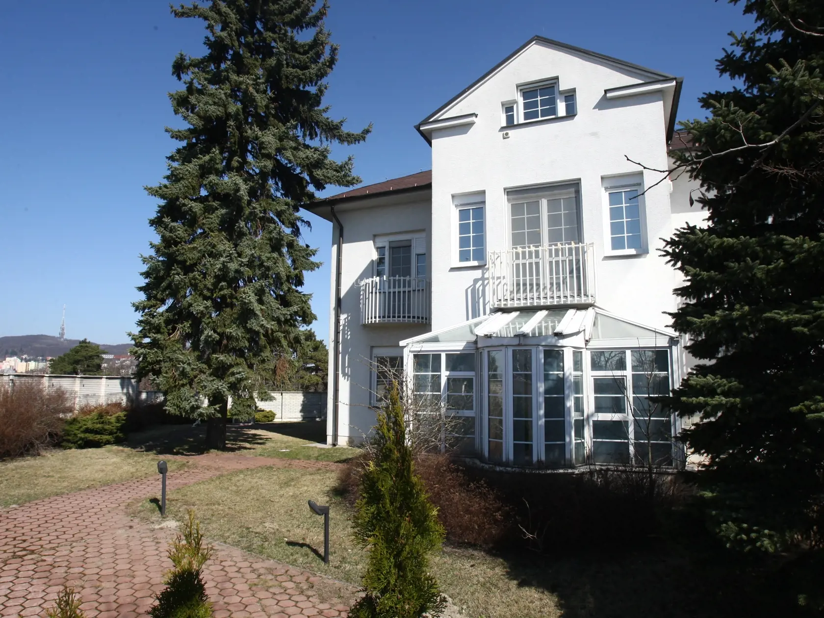 Vila exprezidenta Rudolfa Schustera na Slavine