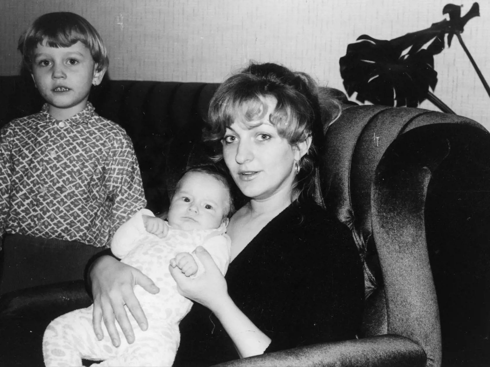 „Všetkým mamičkám želám k dnešnému sviatku len to najlepšie, ale každý máme iba jednu mamu, ktorá nám dala život a ktorá pre nás tak veľmi znamená  - preto predovšetkým Tebe, mami, všetko najlepšie,“ takto začal svoj dnešný status Blaha.