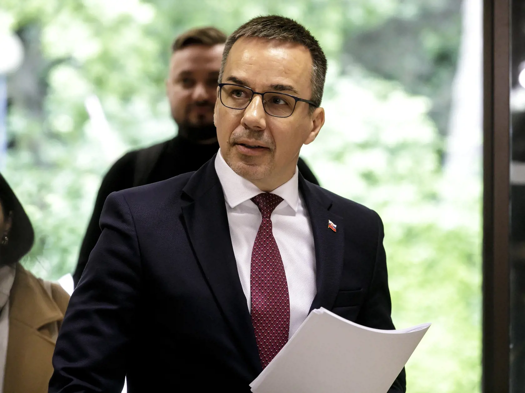 Na snímke minister práce, sociálnych vecí a rodiny SR Erik Tomáš (Hlas-SD) pred 31. rokovaním vlády SR 8. mája 2024 v Bratislave.
