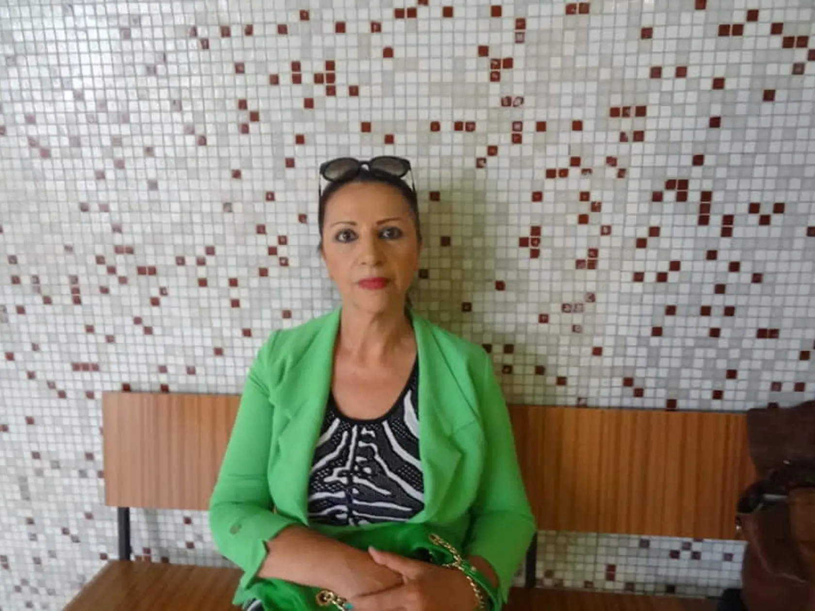 Ani Braňova exmanželka Nora, dnes už Kabrheľová, však nie je žiadny anjelik. Napriek tomu, že sa slovenskej verejnosti predstavila ako extravagantná boháčka milujúca luxus, táto bublina jedného dňa praskla a Nora skončila vo väzení. Tam sa dostala kvôli podvodom a podozrivým finančným machináciám. Z problémov ju paradoxne vytiahol jej súčasný manžel František Kabrheľ, kvôli ktorému sa do basy vlastne dostala.  