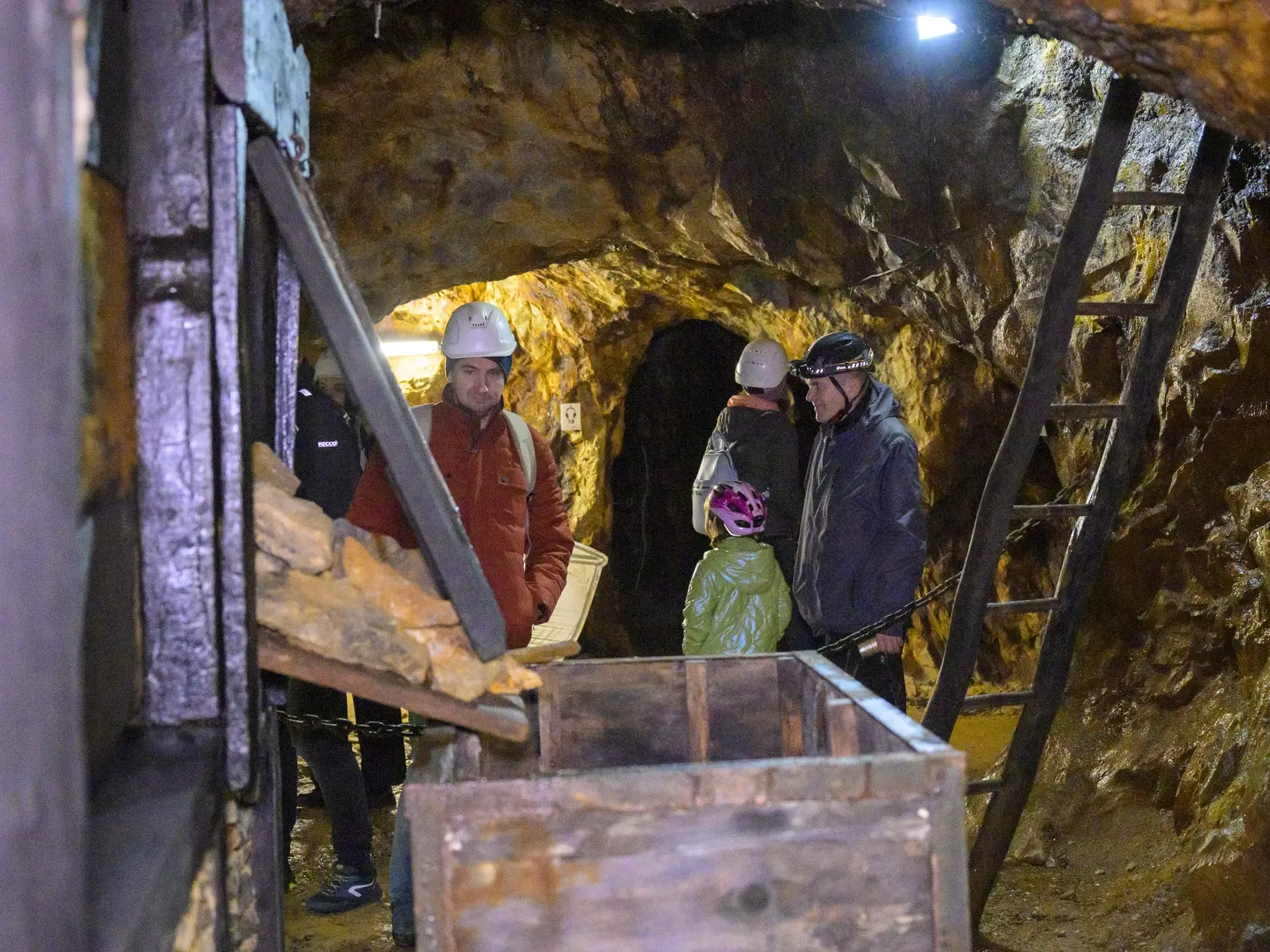 Na snímke prehliadka základného okruhu Slovenských opálových baní v Červenici 27. decembra 2024. FOTO TASR - Veronika Mihaliková