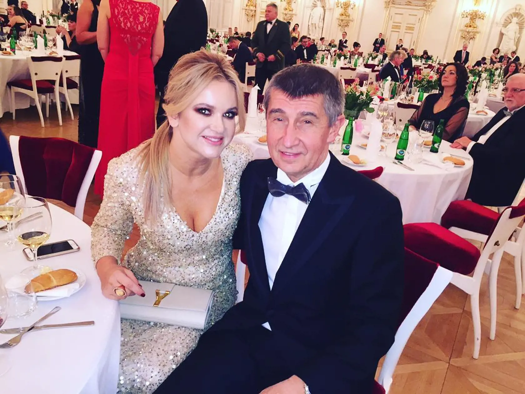 Touto fotkou z Prezidentského plesu sa pochválila začiatkom roka 2016.