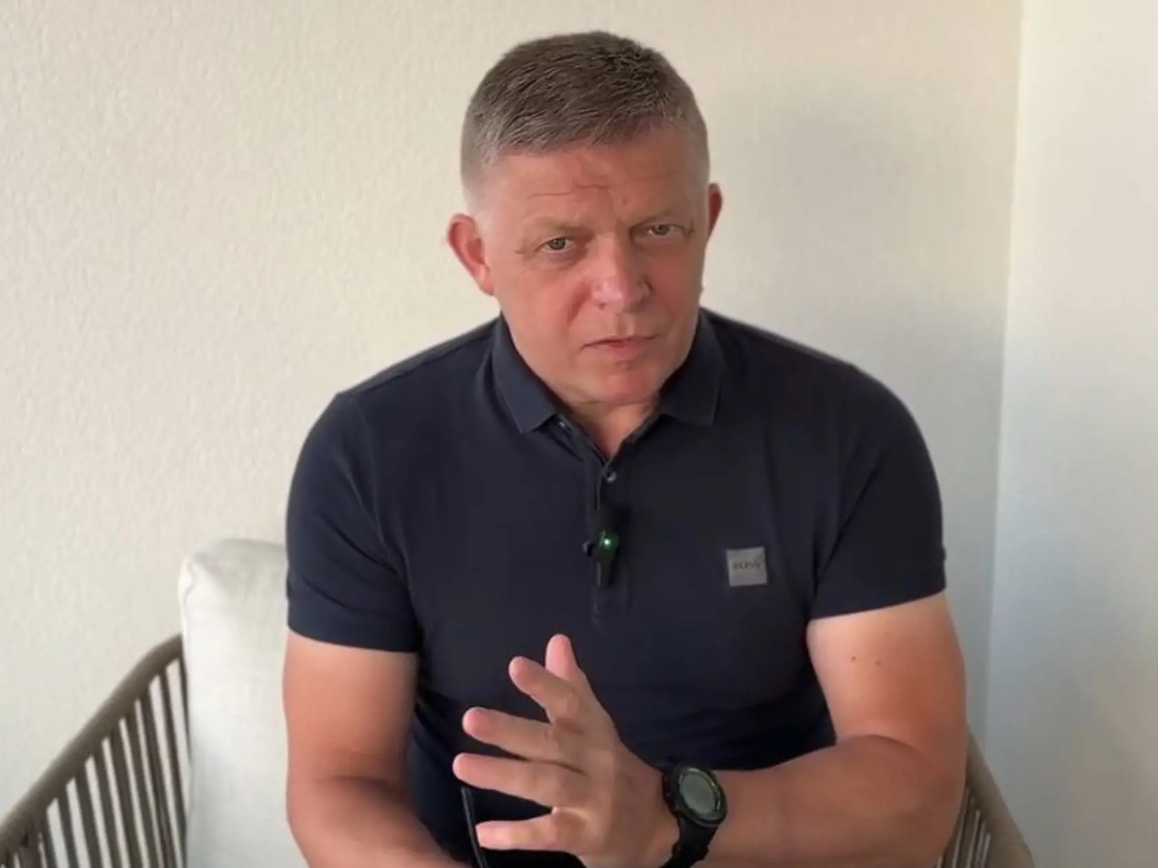 "Bez ohľadu na odstúpenie J. Bidena, najviac rezonuje D. Trump, že by ukončil vojnu na Ukrajine ešte pred nástupom na úrad. Ja tomu verím, pretože USA majú totálny vplyv na Ukrajine. Do veľmi zvláštneho svetla sa však dostávajú oficiálne stanoviská USA, že s vojnou na Ukrajine a s Ukrajinou v podstate nič nemajú. Len jej pomáhajú," napísal na sociálnej sieti.