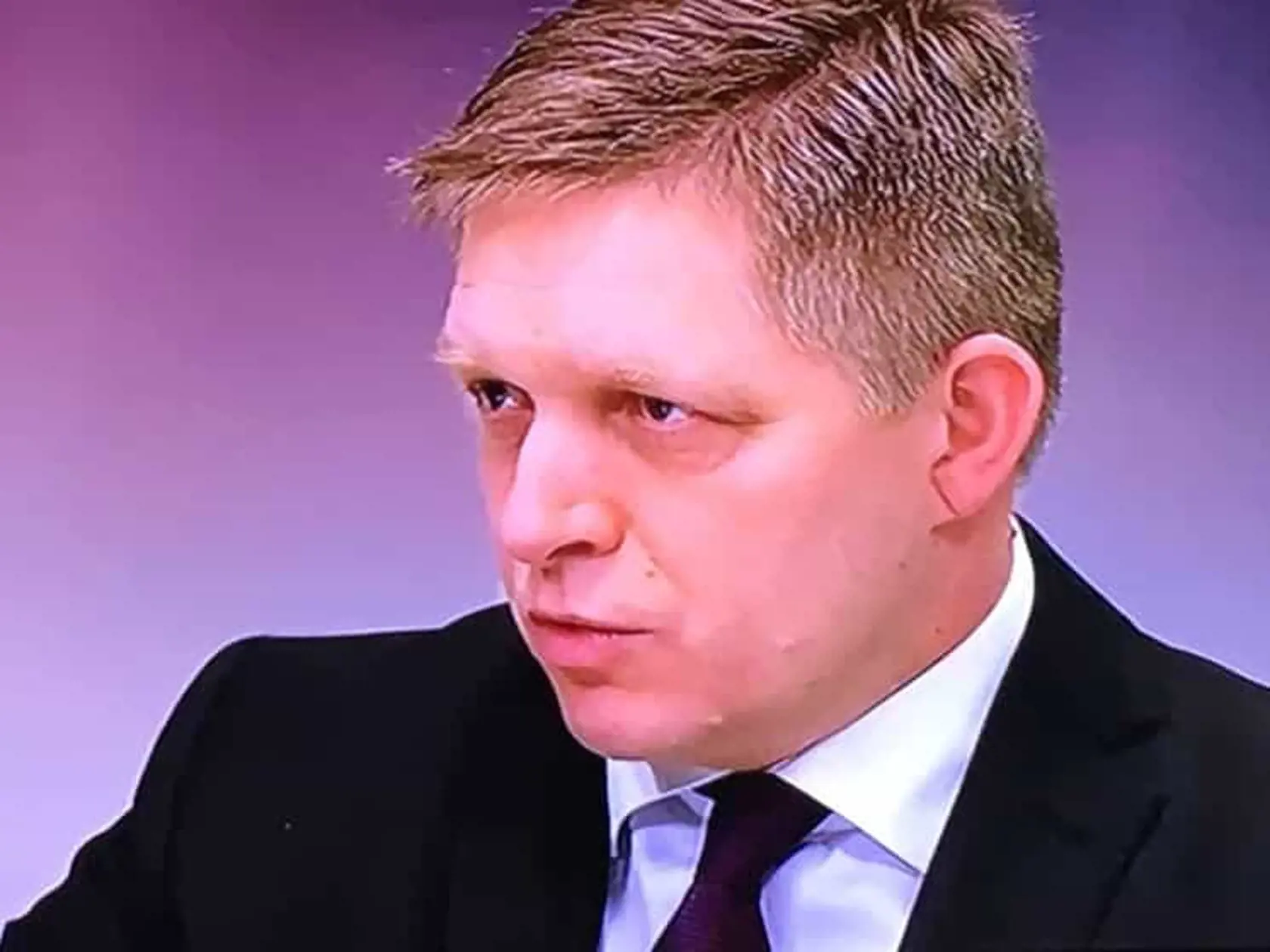 „Mám pocit, že v zostavovaní vlády nastal posun. Pokiaľ nebude podpísaná koaličná zmluva neplatí nič. Musí sa aspoň niečo podariť do stredy.“ Robert Fico o zostavení vlády.