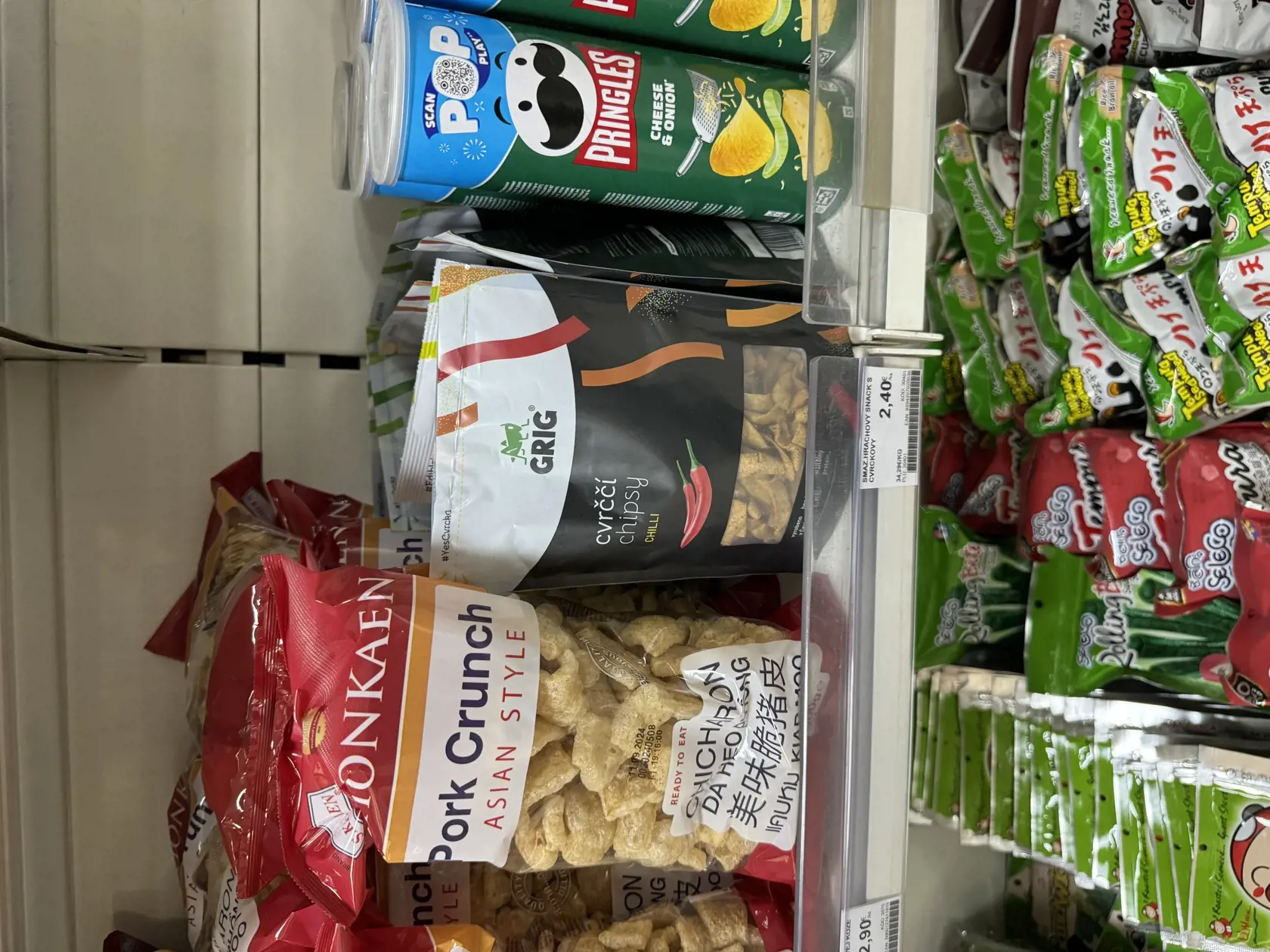 Potraviny s obsahom hmyzu už dnes zoženiete na Slovensku aj v kamenných obchodoch. My sme výrobky nakúpili v obchode s prevažne ázijským tovarom v Bratislave.
